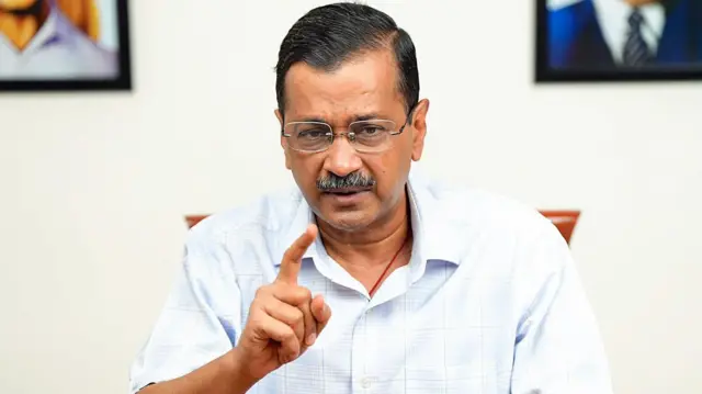 'देश का युवा सड़क पर लाठियां खा रहा': एसएससी विवाद पर बोले केजरीवाल
