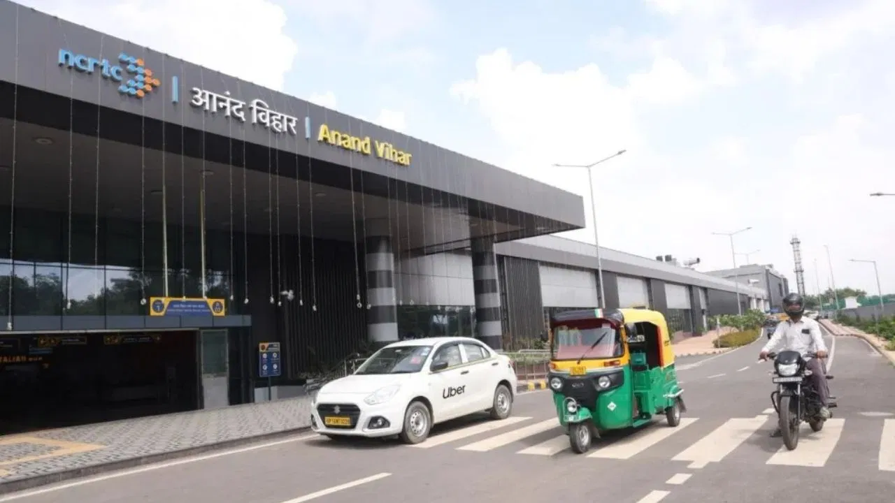 'नमो भारत’ स्टेशनों पर अब उबर कैब सुविधा, एनसीआरटीसी ने यात्रियों के लिए 25% छूट की घोषणा की