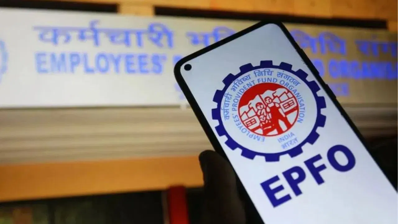 ईपीएफओ के नए नियम: अब आधार को सीधे यूएएन से लिंक करना होगा आसान