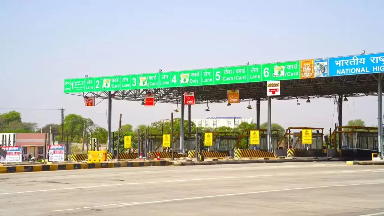देश का पहला बैरियर-फ्री टोल सिस्टम गुजरात में लागू, NHAI और ICICI बैंक में समझौता