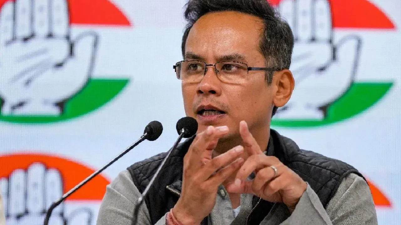 विपक्ष ने निर्वाचन आयोग की निष्पक्षता पर उठाए सवाल, संसद में विशेष चर्चा की मांग