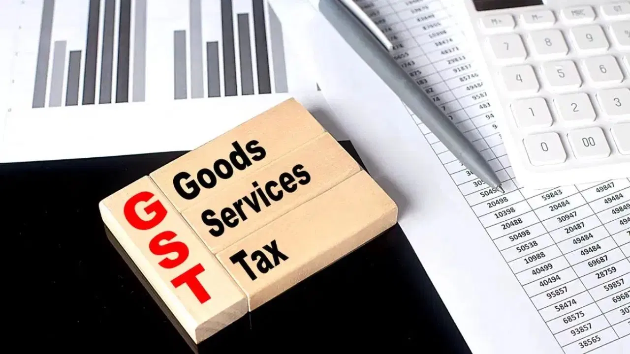 GST 2.0 रिफॉर्म: हेल्थ और लाइफ इंश्योरेंस प्रीमियम पर मिल सकती है पूरी छूट