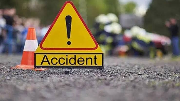 सड़क हादसे में एक की मौत, दूसरा गंभीर घायल