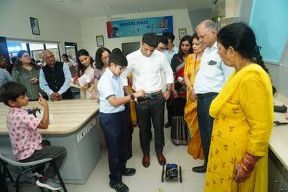 शुभांशु शुक्ला ने बच्चों को पढ़ाई और अनुशासन के लिए किया प्रेरित