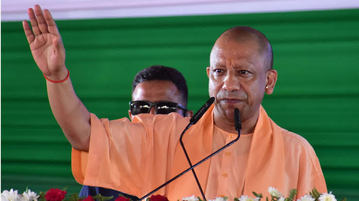 पीएम पर अभद्र टिप्पणी करना पूरे देश का अपमान: सीएम योगी