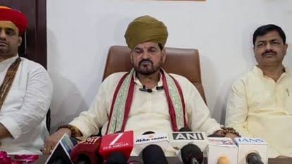 सीएम योगी और भाजपा की सराहना करने वाले सपा में नहीं टिक सकते: बृजभूषण शरण