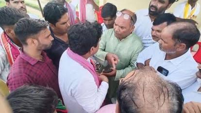 सपा के पूर्व जिलाध्यक्ष के परिचित पर 1.40 लाख रुपये हड़पने का आरोप