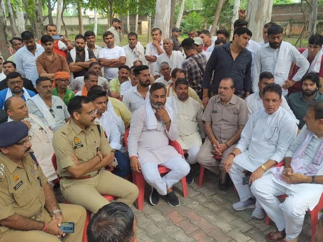बुढ़ाना में पुलिस मुठभेड़ के खिलाफ भाजपा नेताओं का विरोध, पंचायत आयोजित