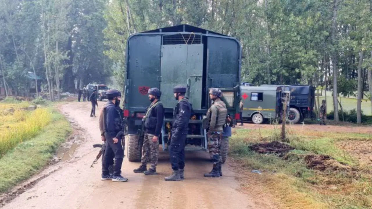 कुलगाम में 9वें दिन भी जारी ऑपरेशन, दो जवान शहीद, चार घायल