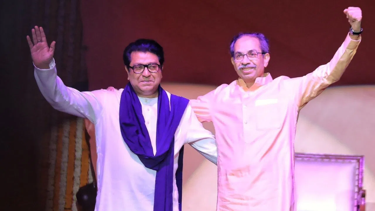 चार जिलों में मिलकर लड़ेंगे उद्धव और राज ठाकरे की पार्टियां, गठबंधन पर चर्चा तेज