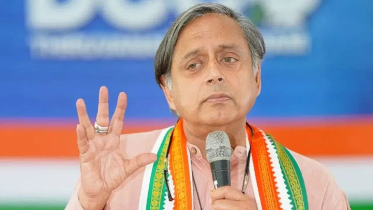 अमेरिका के टैरिफ हमले पर थरूर ने दी चेतावनी– भारत को भी देना होगा कड़ा जवाब