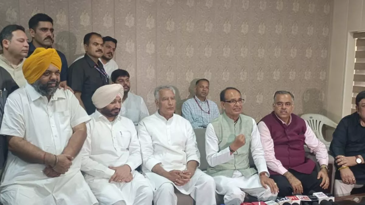 पंजाब में बाढ़ से तबाही: किसानों के बीच पहुंचे केंद्रीय कृषि मंत्री शिवराज सिंह चौहान