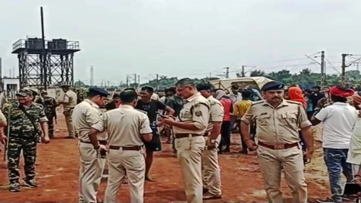 बोकारो में दिनदहाड़े ट्रैक्टर चालक पर फायरिंग, रंगदारी का अंदेशा