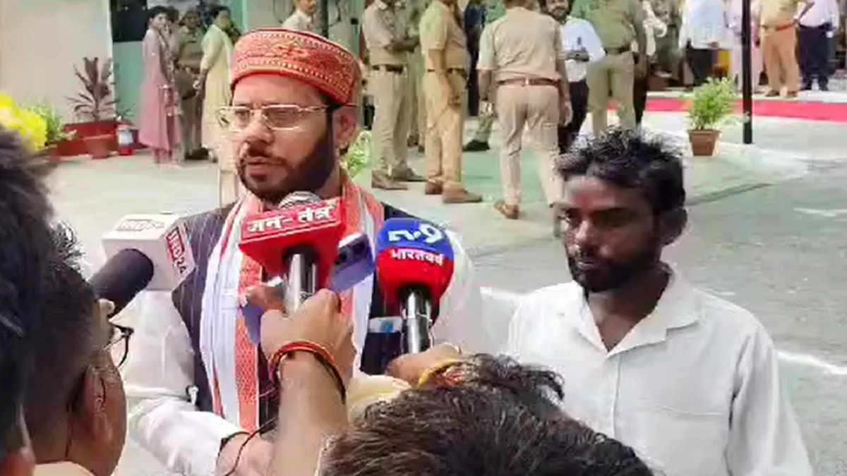 निंदा प्रस्ताव पर राहुल गांधी ने नहीं मांगी माफी, ऊंचाहार विधायक ने किया बैठक का बहिष्कार