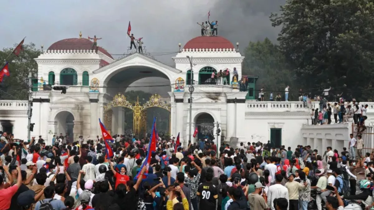 नेपाल आंदोलन में 51 की मौत, होटल उद्योग को 25 अरब रुपये का नुकसान