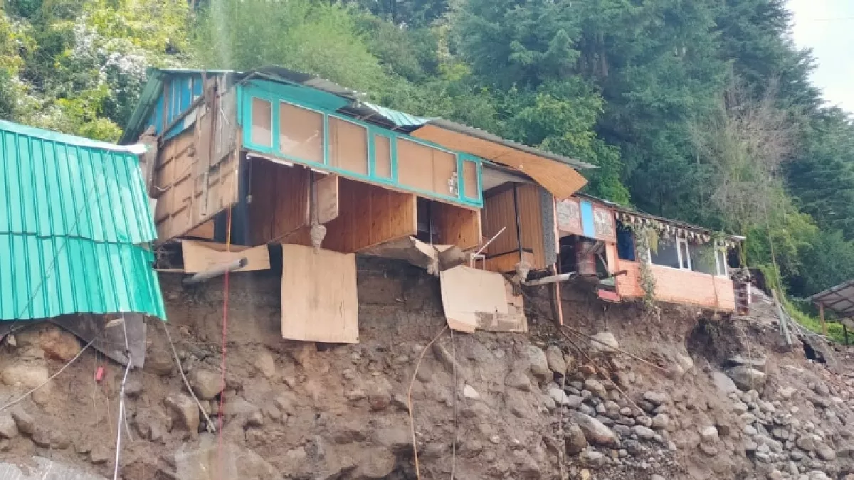 जम्मू-कश्मीर: बाढ़-भूस्खलन से प्रभावित 5061 घरों के पुनर्निर्माण को मिली मंजूरी