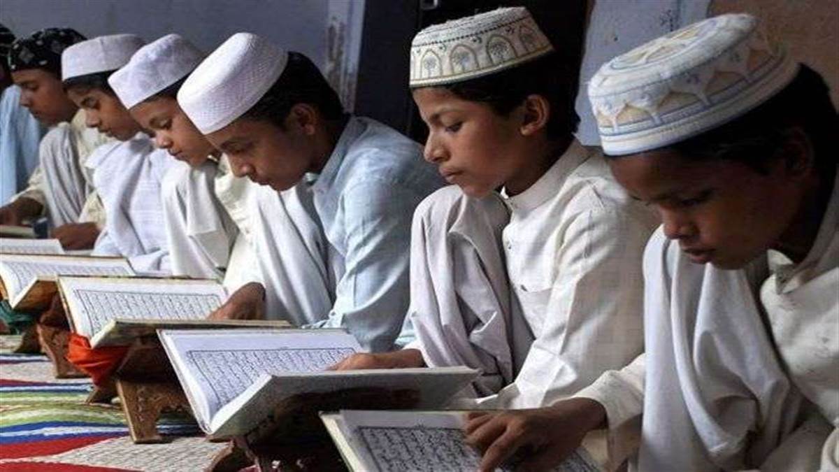 इलाहाबाद हाईकोर्ट ने अनुदानित 558 मदरसों की ईओडब्ल्यू जांच पर लगाई रोक