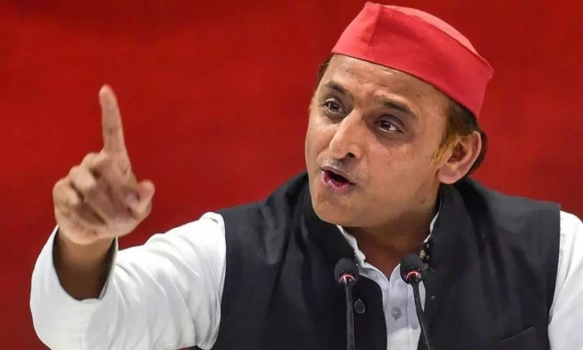 भाजपा सरकार का ‘जुगाड़ आयोग’ जनता को गुमराह कर रहा: अखिलेश यादव