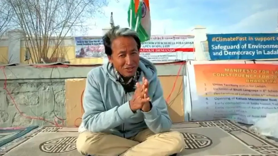 लेह: हिंसा के बाद सोनम वांगचुक ने अनशन खत्म किया