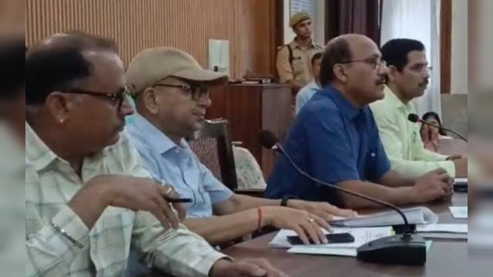 मुजफ्फरनगर में पीईटी परीक्षा की तैयारियां पूरी, डीएम ने दिए कड़े निर्देश