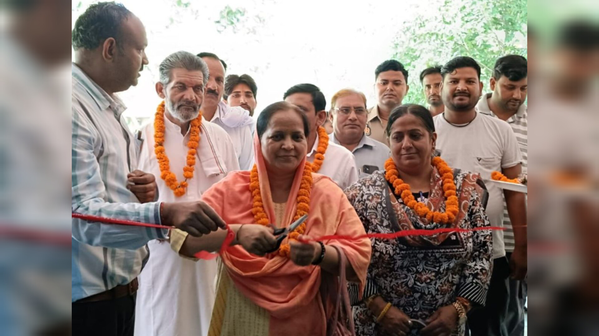 महिला आयोग की सदस्य सपना कश्यप ने किया स्वास्थ्य शिविर का उद्घाटन