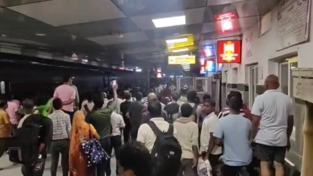 देवरिया रेलवे स्टेशन पर किन्नरों का हंगामा, आरपीएफ इंस्पेक्टर पर हमला