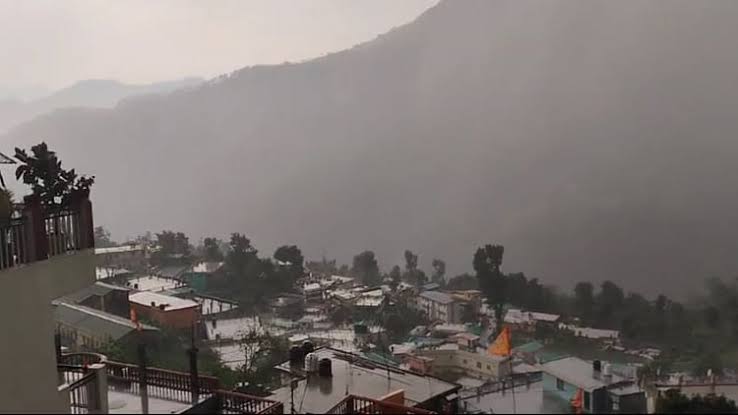देहरादून और उत्तरकाशी में बारिश का रेड अलर्ट