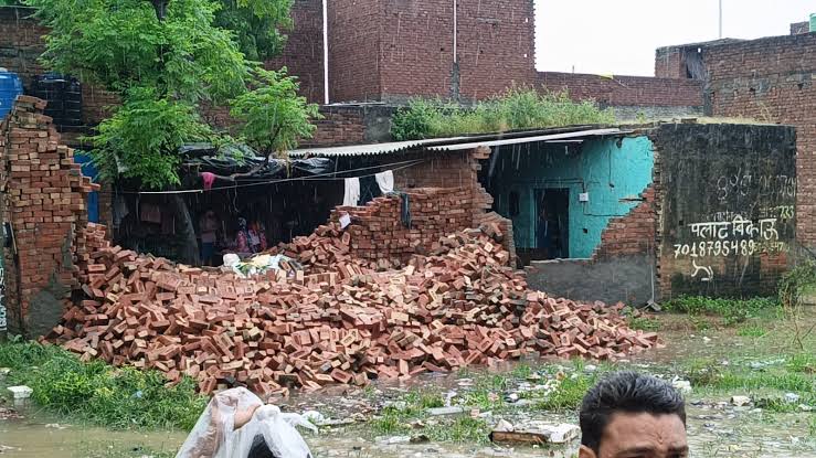 मुजफ्फरनगर में भारी बारिश से 13 मकान क्षतिग्रस्त, एक किसान की मौत