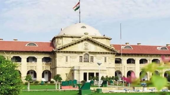 पिता या मां के सरकारी नौकरी में रहते बेटे की अनुकंपा नियुक्ति गलत: हाईकोर्ट