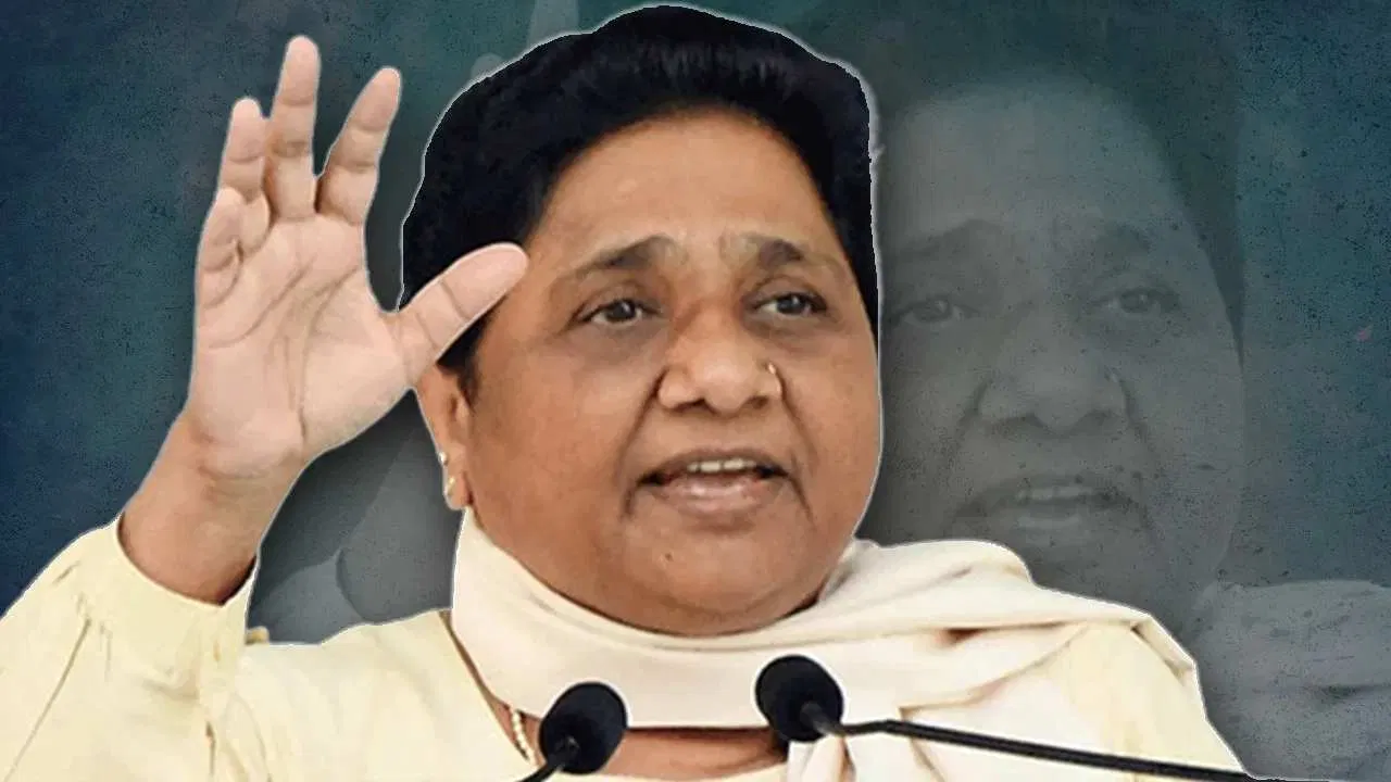 BSP का 2027 रणनीति सम्मेलन: कांशीराम पुण्यतिथि पर मायावती का विशाल जनसमूह