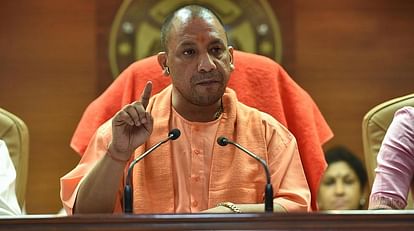 यूपी में 14 आईएएस अधिकारियों का ट्रांसफर, मुख्य सचिव को मिलीं नई जिम्मेदारियां