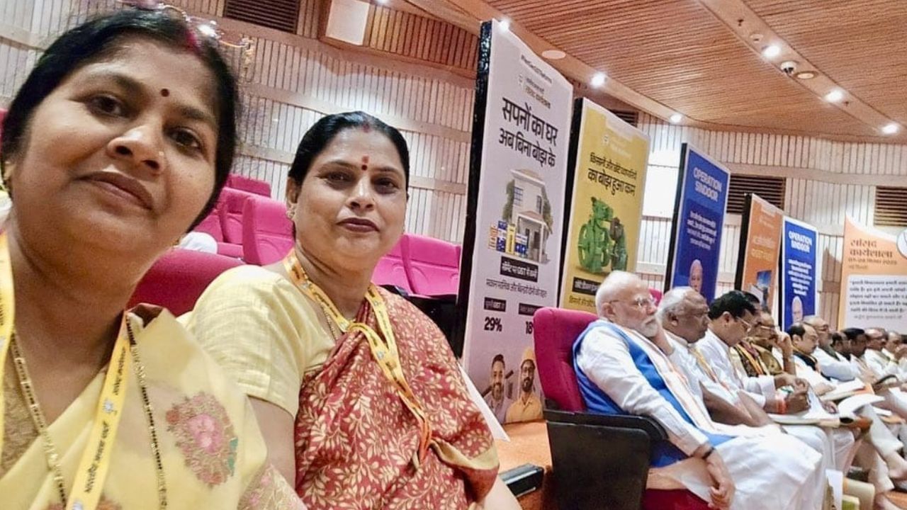 भाजपा की कार्यशाला में पीएम मोदी का सादगी भरा अंदाज, अंतिम पंक्ति में बैठे नजर आए