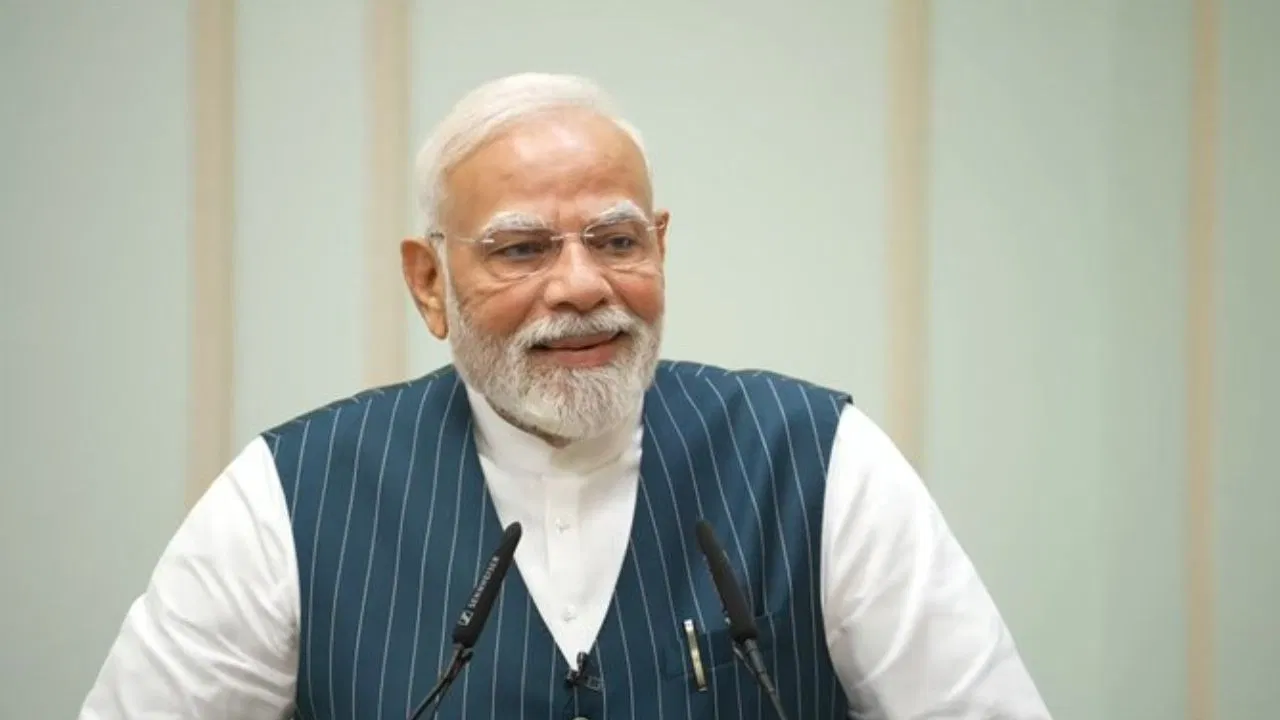 पीएम मोदी का त्योहारों से तोहफा: जीएसटी 2.0 से मिडिल क्लास की जिंदगी आसान