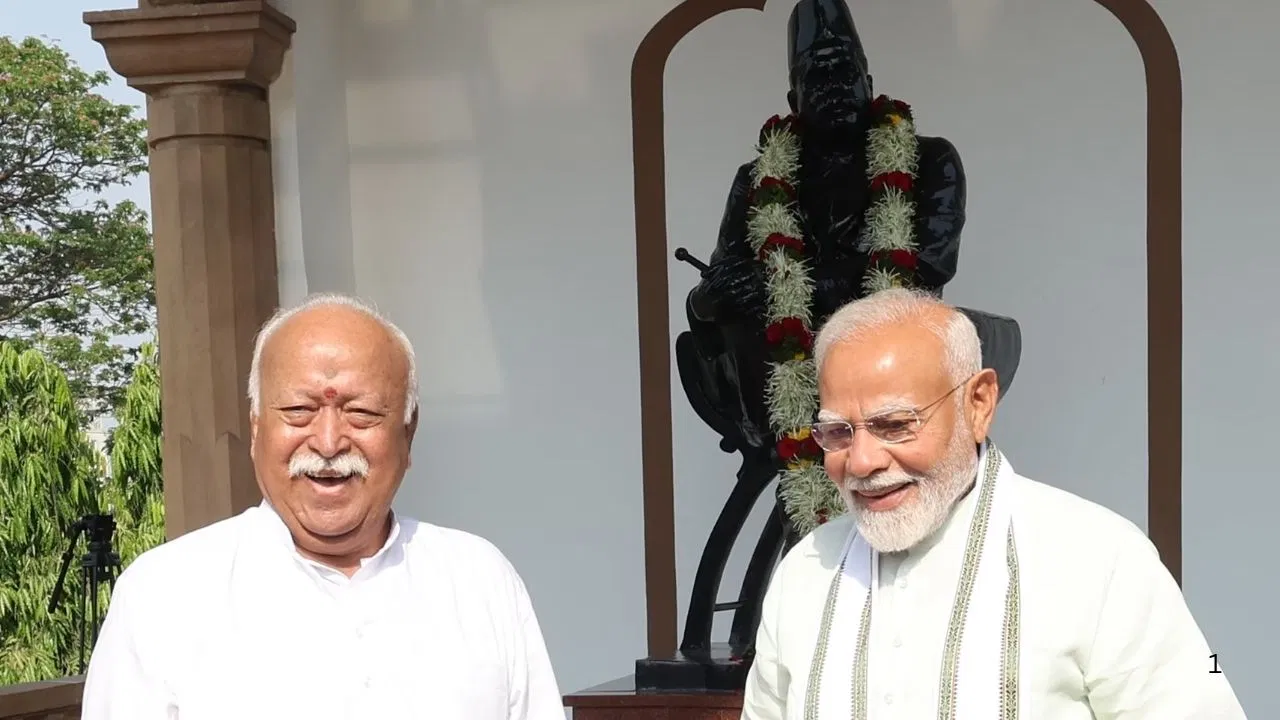 पीएम मोदी ने मोहन भागवत के समर्पित राष्ट्र सेवा जीवन की सराहना की