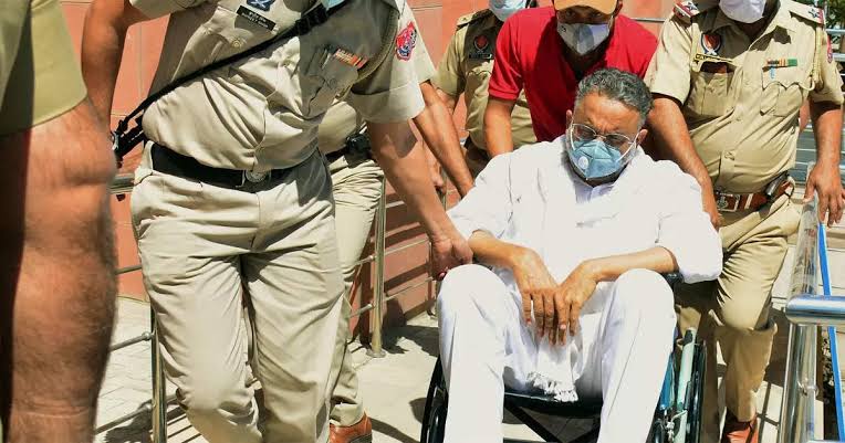 बांदा जेल में बंद गैंगस्टर मुख्तार की तबीयत बिगड़ी, कड़ी सुरक्षा के साथ अस्पताल में भर्ती - Dainik Dehat
